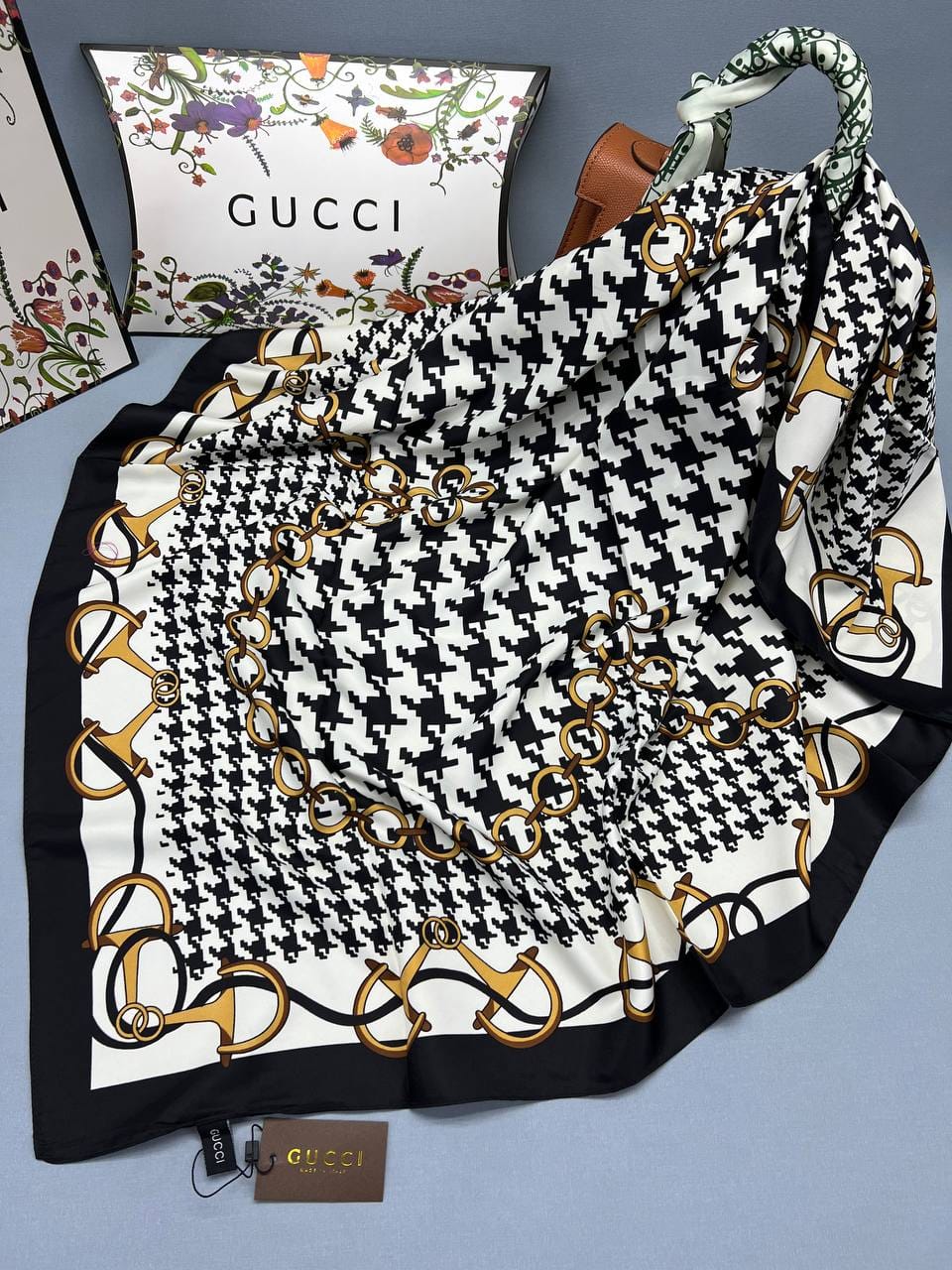 Women's scarf, view four
